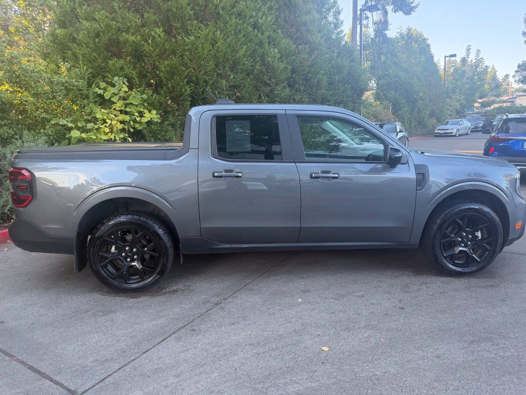 Used 2025 Ford Maverick Lariat w/ Black Appearance Package AWD/4WD image 2