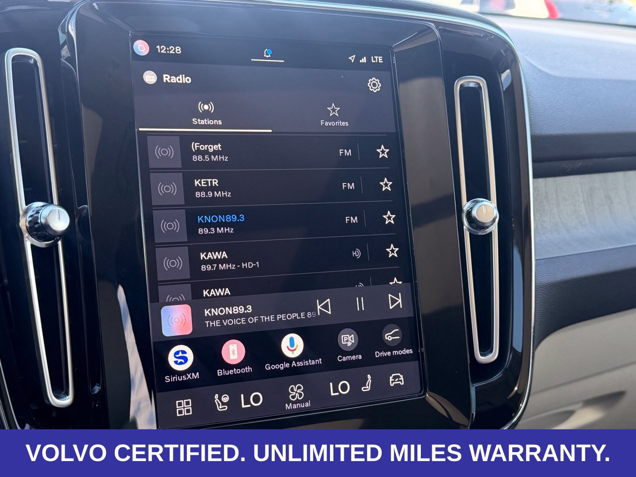Certified 2024 Volvo XC40 B5 Ultimate w/ Protection Package Premier AWD/4WD image 29