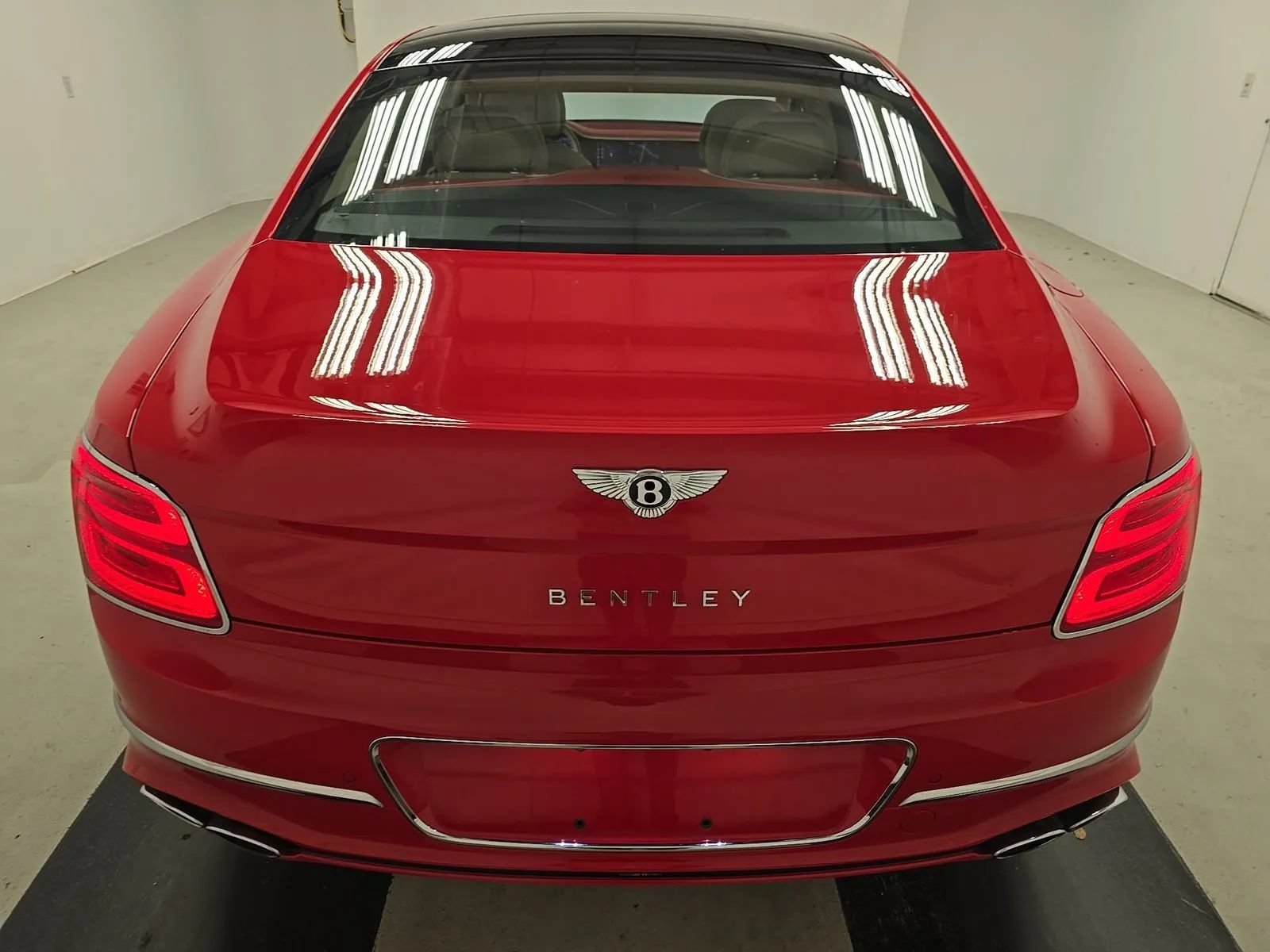 Used 2022 Bentley Flying Spur Plug-In Hybrid AWD/4WD image 11