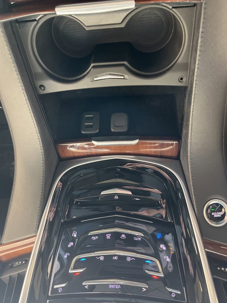 Used 2019 Cadillac Escalade Luxury AWD/4WD image 16