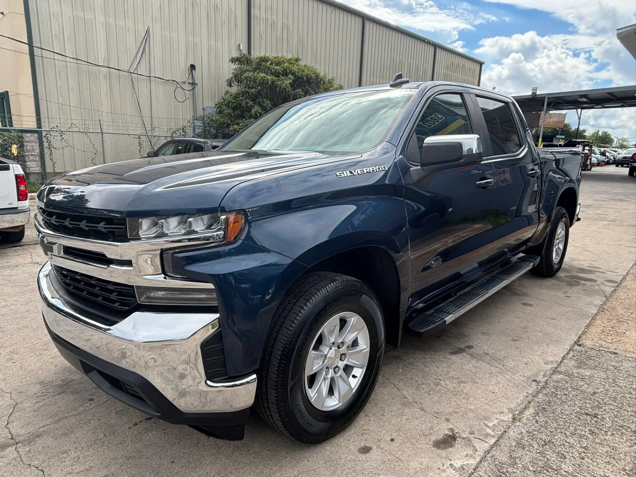 Used 2019 Chevrolet Silverado 1500 LT w/ Trailering Package RWD image 2