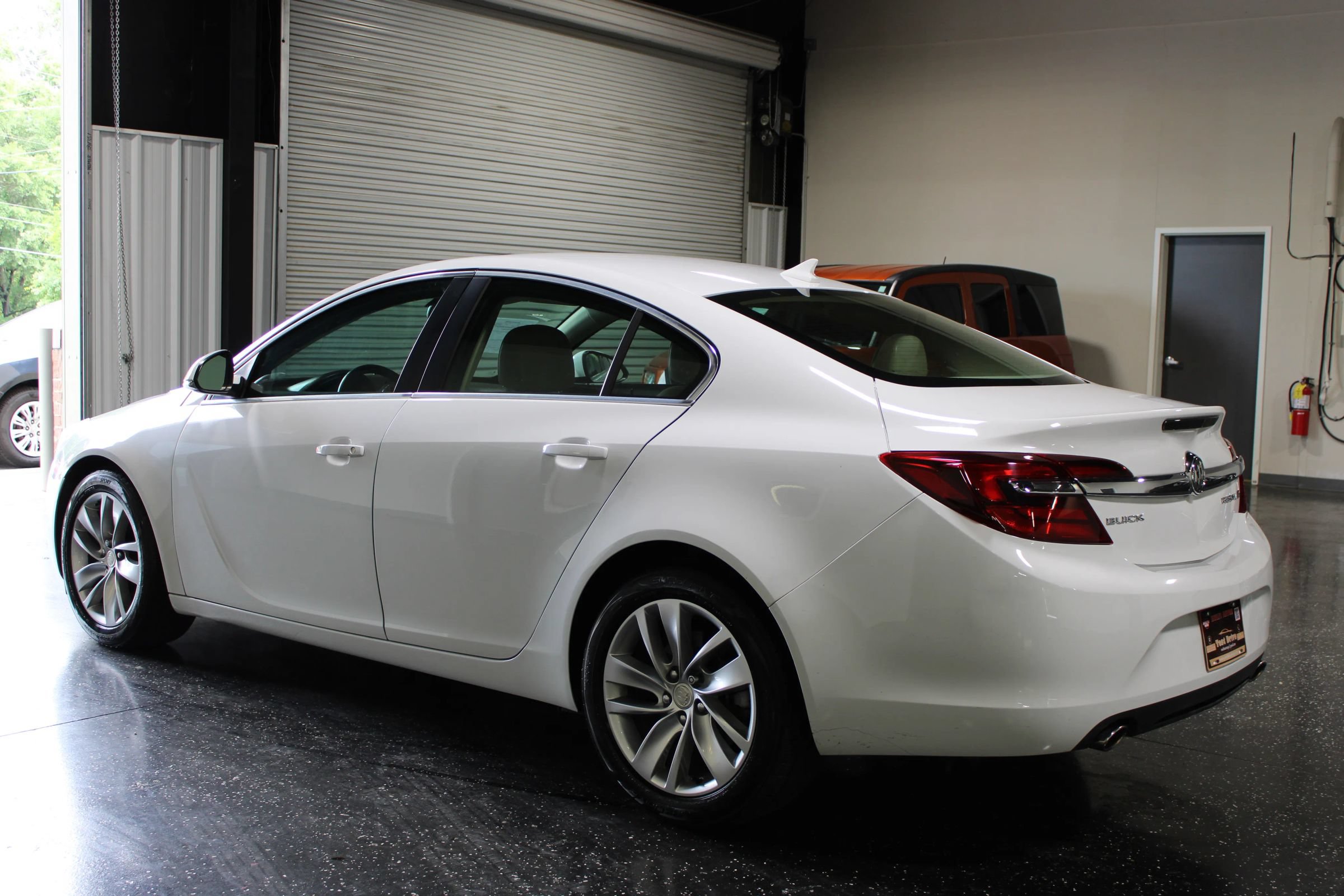 Used 2014 Buick Regal FWD image 5