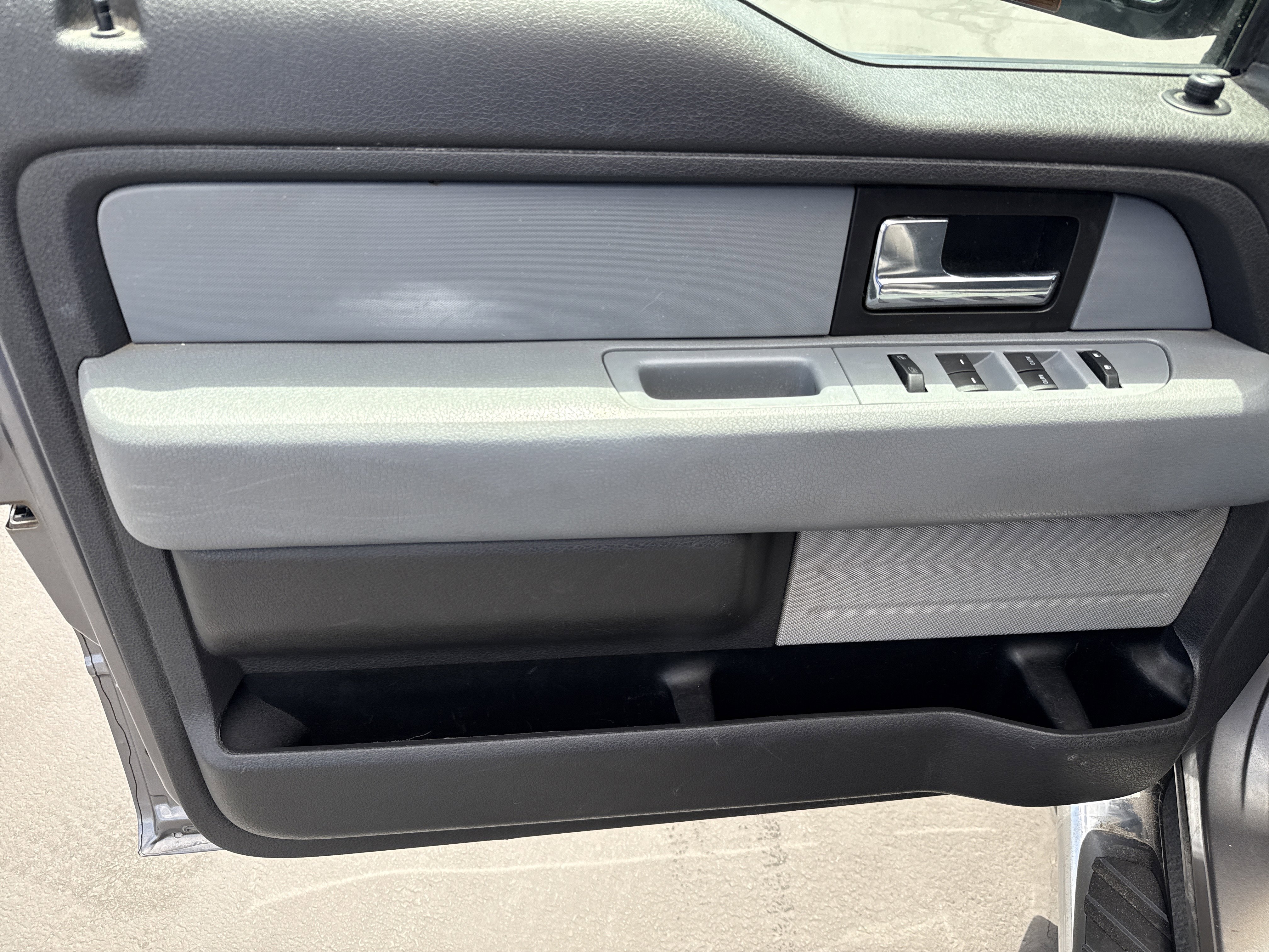 Used 2014 Ford F150 XLT w/ Equipment Group 302A Luxury AWD/4WD image 14