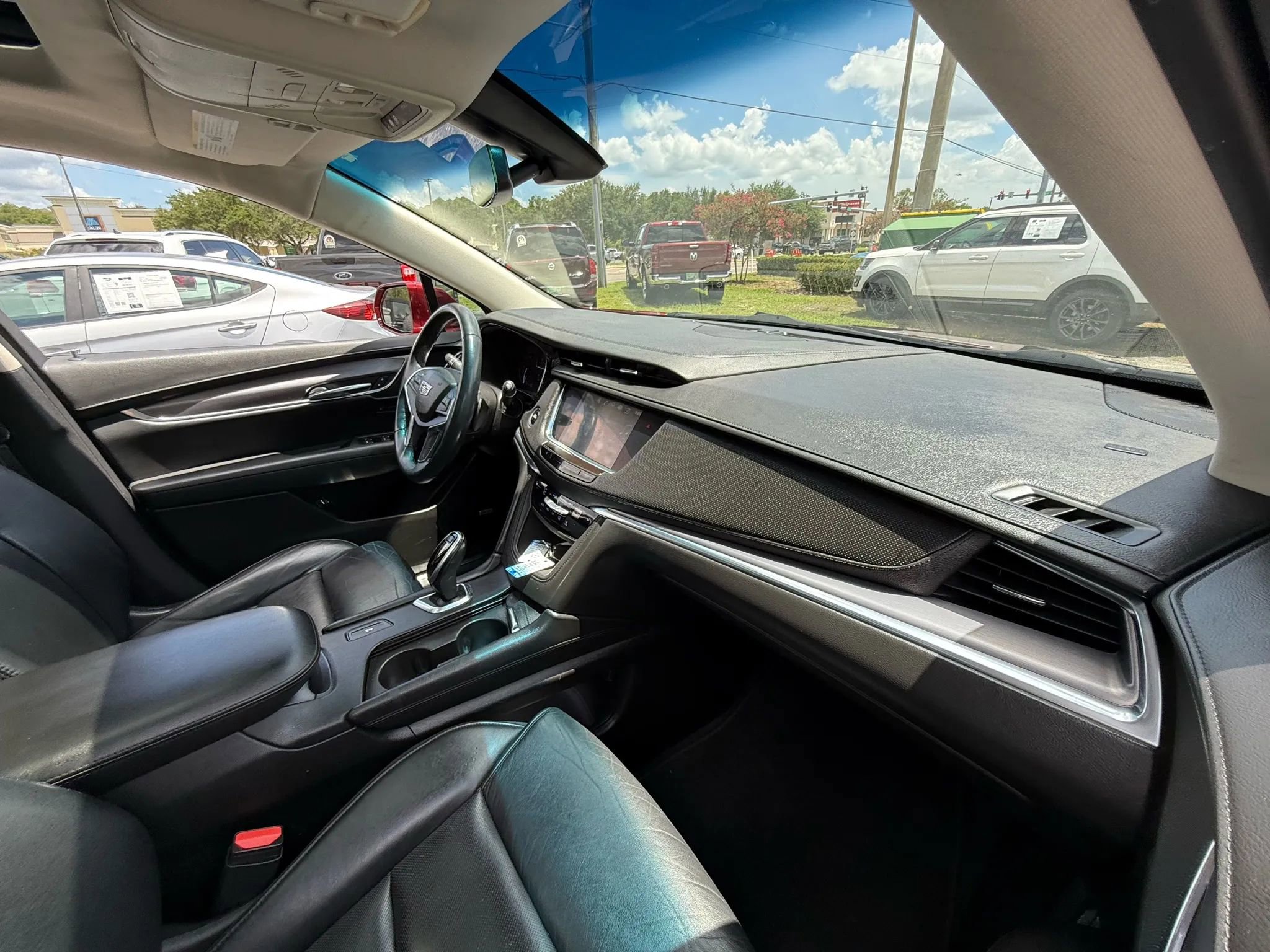 Used 2017 Cadillac XT5 Luxury FWD image 11