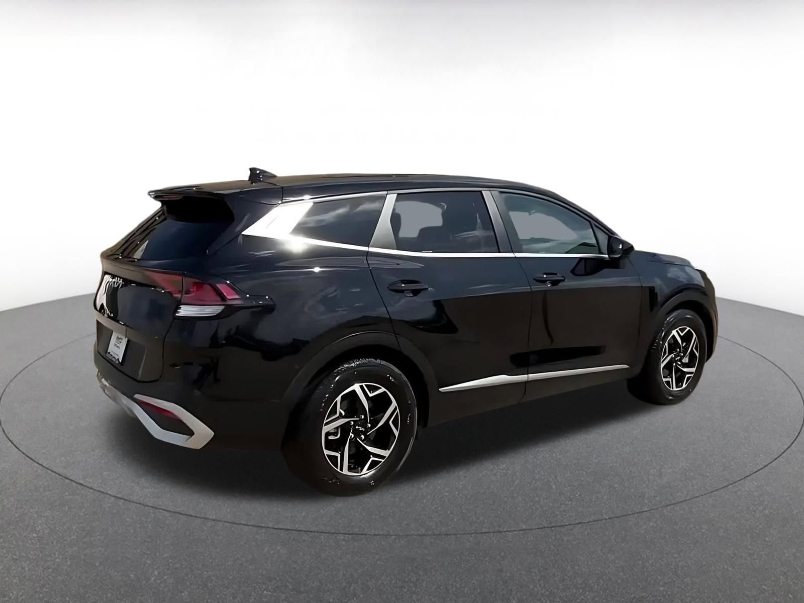 Used 2025 Kia Sportage LX image 15