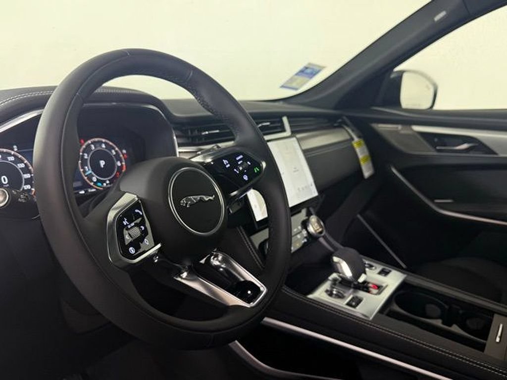 New 2026 Jaguar F-PACE R-Dynamic S AWD/4WD image 8