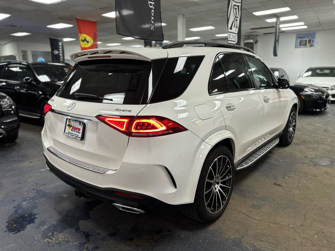 Used 2022 Mercedes-Benz GLE 350 4MATIC w/ Premium Package image 7