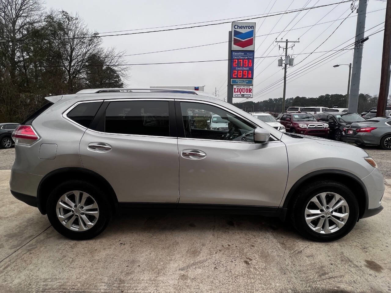 Used 2015 Nissan Rogue SV image 7