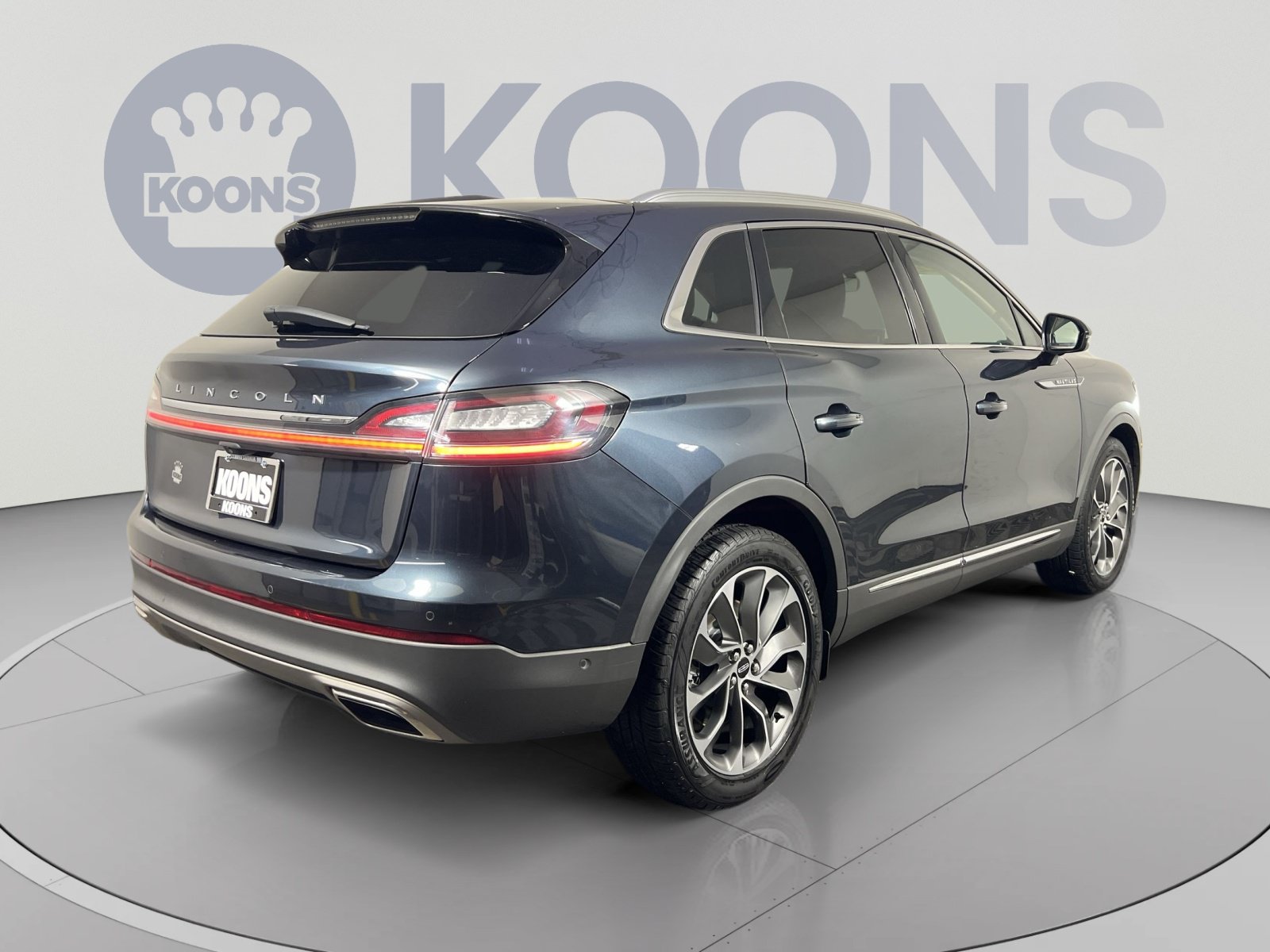 Used 2022 Lincoln Nautilus Reserve AWD/4WD image 7