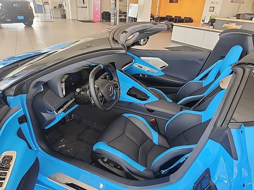 Used 2022 Chevrolet Corvette Stingray Premium Conv w/ Z51 Performance Package image 9