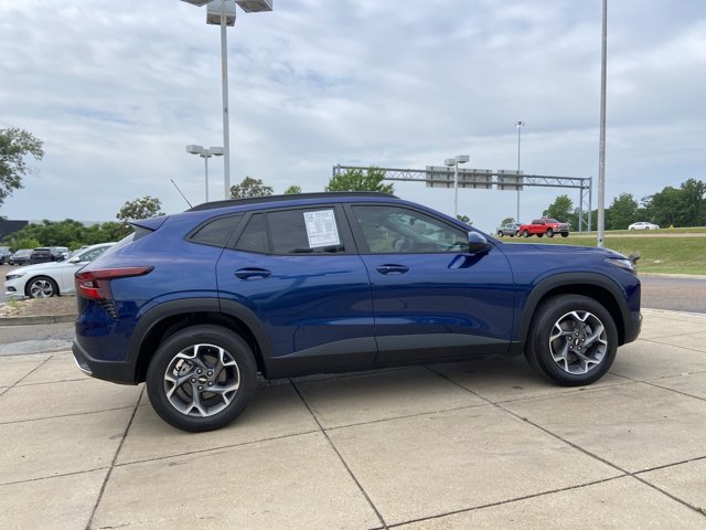 Used 2024 Chevrolet Trax LT w/ Driver Confidence Package FWD image 12