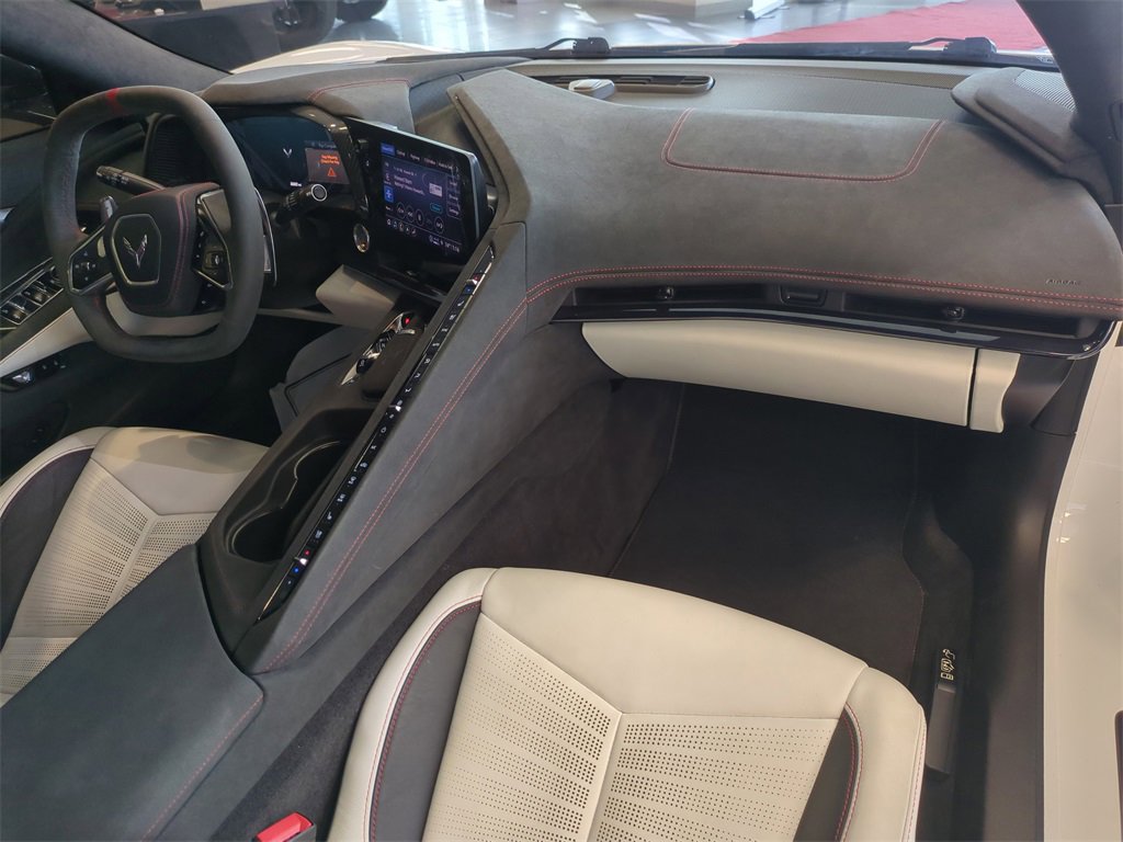 Used 2023 Chevrolet Corvette Stingray w/ Z51 Performance Package image 17