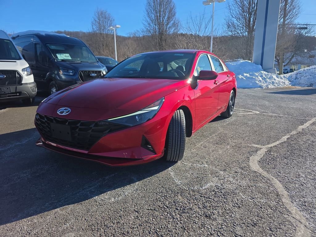 Used 2022 Hyundai Elantra SEL image 3