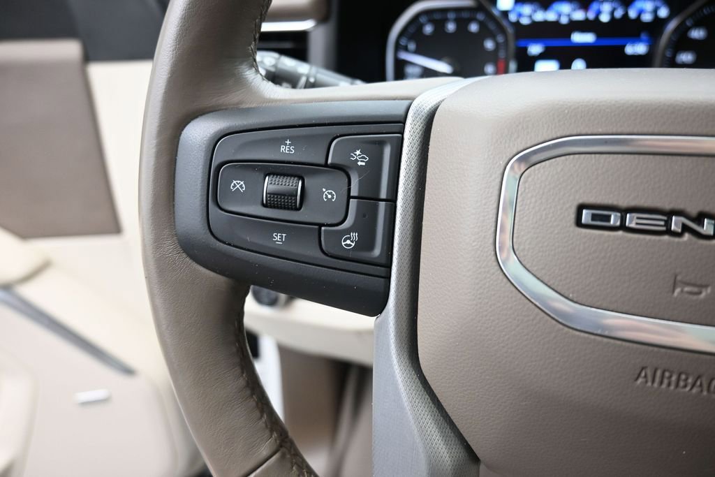 Used 2021 GMC Yukon XL Denali w/ Denali Premium Package RWD image 6