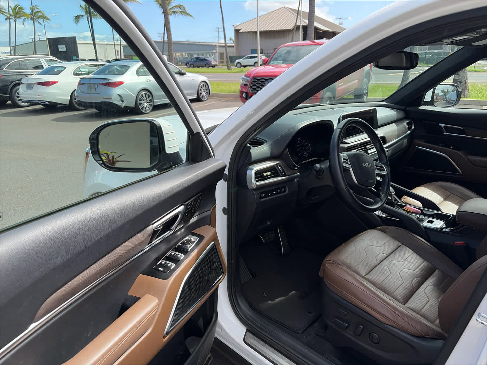 Used 2022 Kia Telluride SX w/ SX Prestige Package image 8