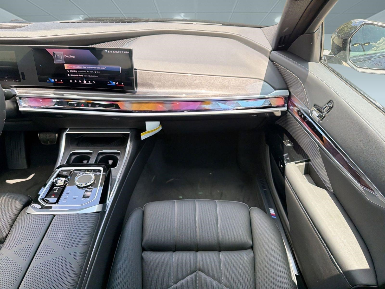 New 2026 BMW i7 xDrive60 w/ Executive Package AWD/4WD image 29