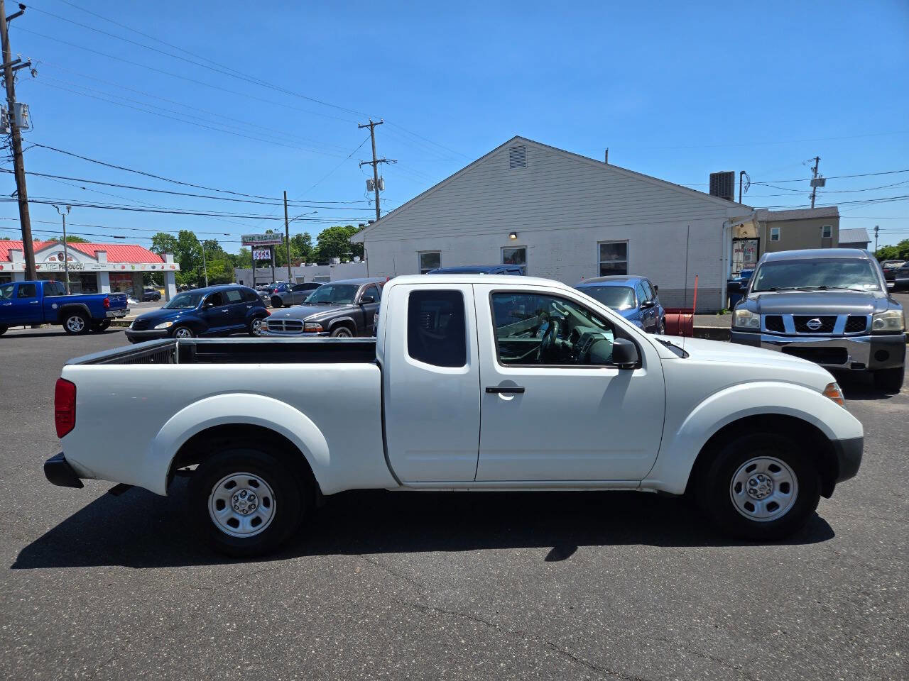 Used 2015 Nissan Frontier S RWD image 5