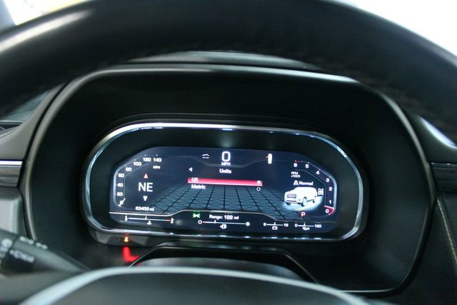 Used 2023 GMC Yukon XL SLT w/ SLT Luxury Package image 18