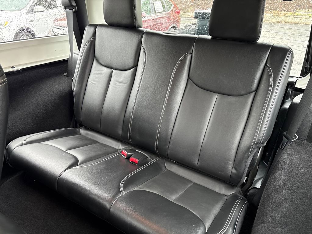Used 2015 Jeep Wrangler Rubicon w/ Power Convenience Group AWD/4WD image 10
