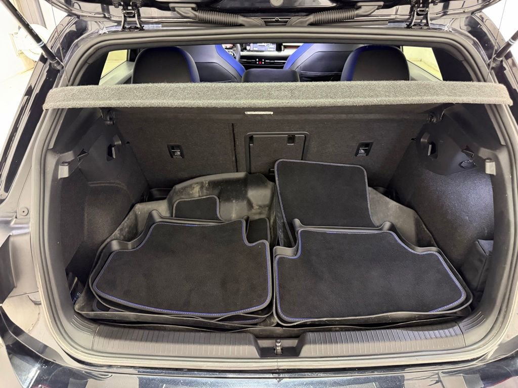 Used 2022 Volkswagen Golf R AWD/4WD image 53