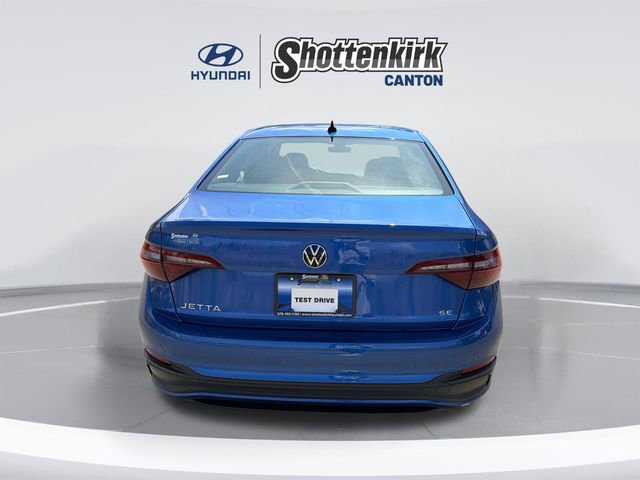 Used 2024 Volkswagen Jetta SE image 6