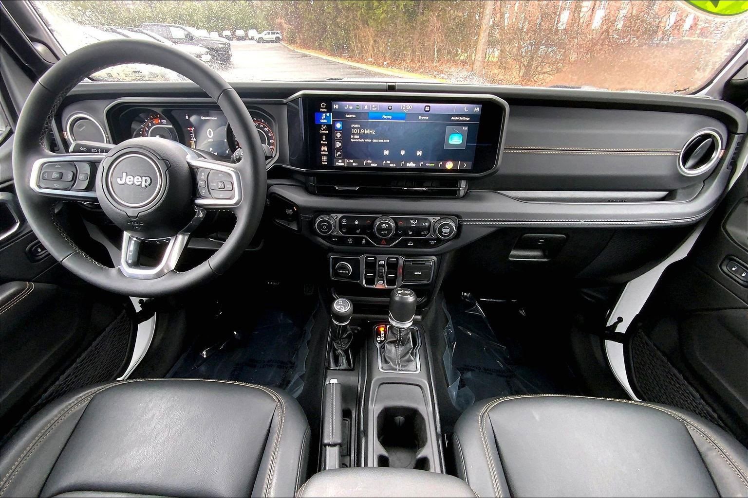 Certified 2025 Jeep Wrangler Sahara image 13