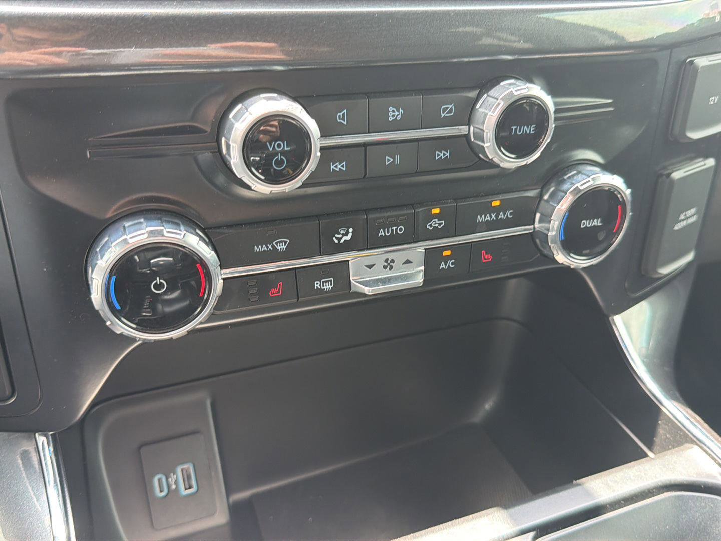 Used 2023 Ford F150 XLT w/ Equipment Group 302A High RWD image 25