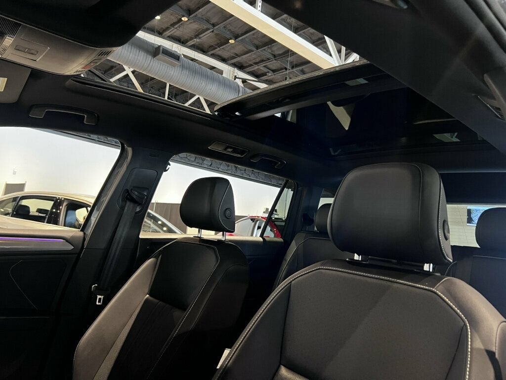 Used 2024 Volkswagen Tiguan SE R-Line FWD image 12