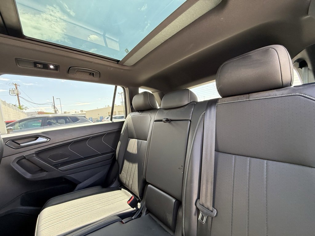 Certified 2024 Volkswagen Tiguan SE R-Line image 7