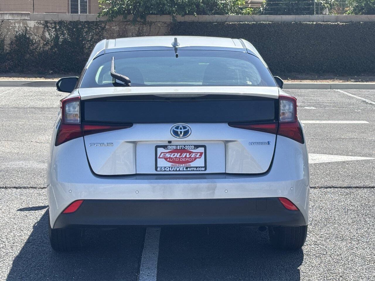 Used 2019 Toyota Prius LE w/ Carpet Mat Package FWD image 6