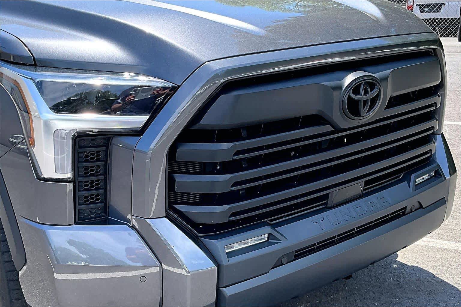 Used 2023 Toyota Tundra SR5 w/ SR5 Convenience Package AWD/4WD image 29