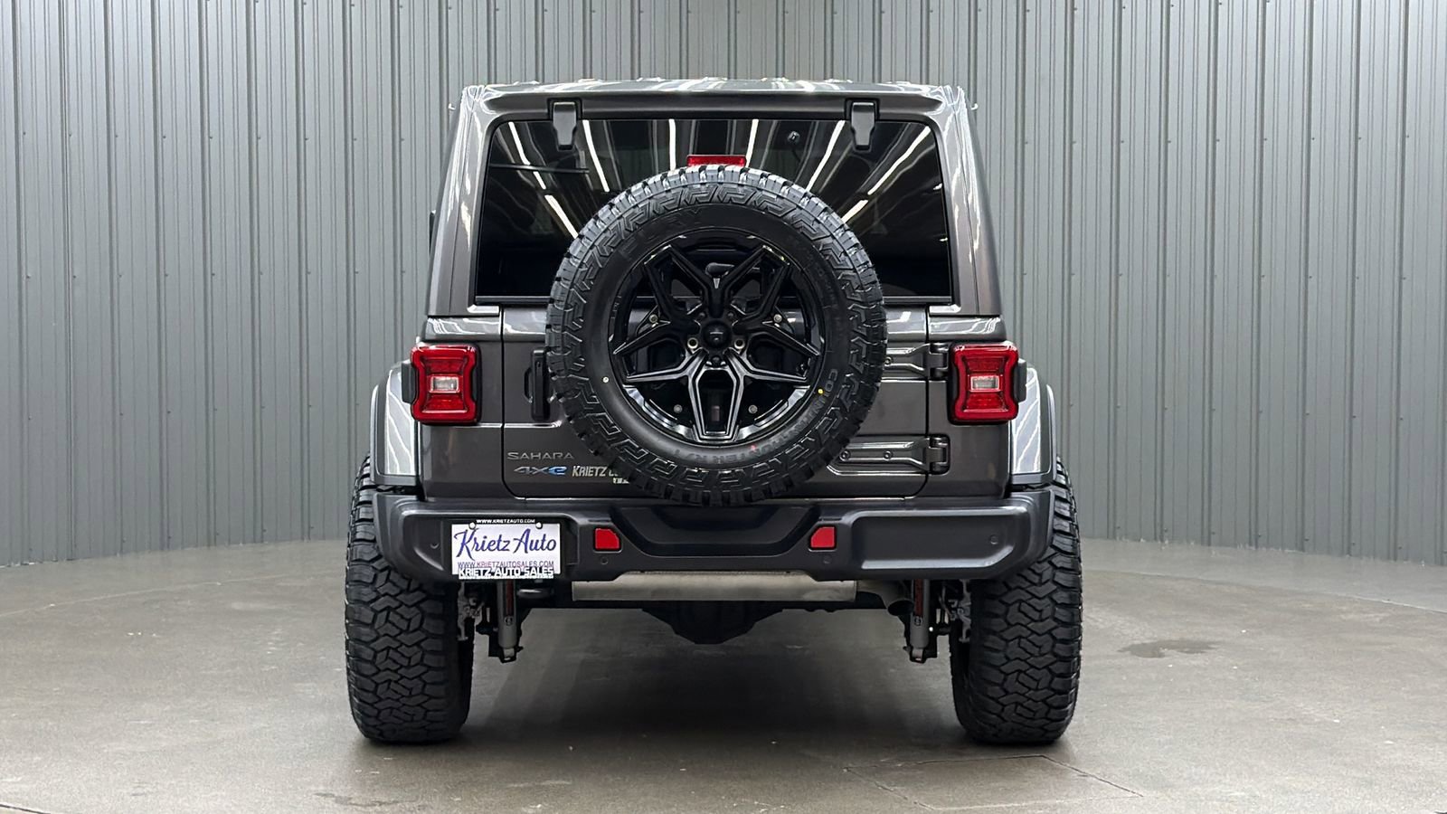 Used 2025 Jeep Wrangler Unlimited Sahara w/ Safety Group AWD/4WD image 4
