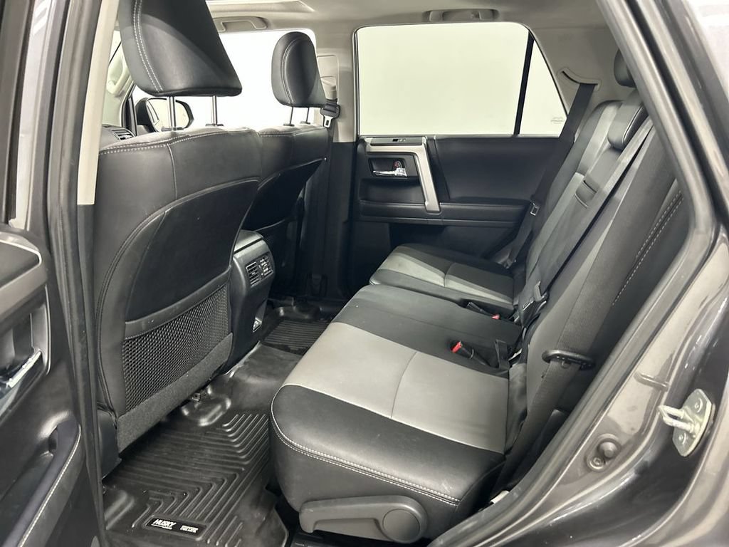 Used 2022 Toyota 4Runner SR5 Premium w/ Moonroof Package AWD/4WD image 21