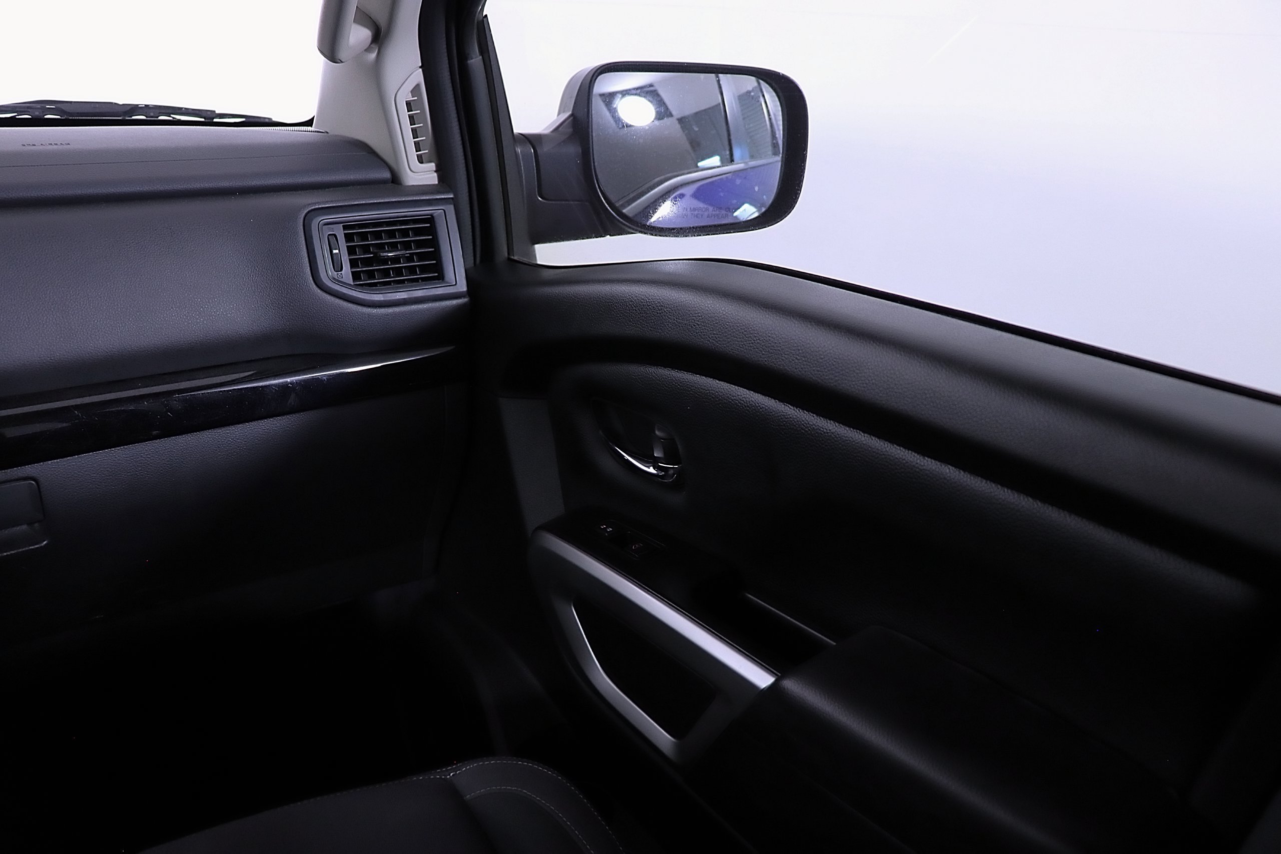 Used 2024 Nissan Titan SV w/ Accessory Utility Package AWD/4WD image 14