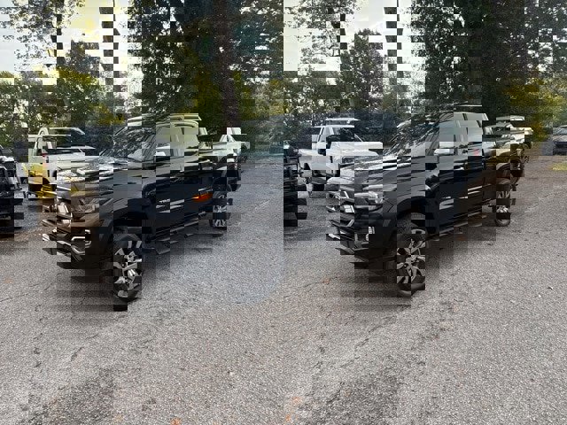 Used 2022 Toyota Tacoma Limited image 4