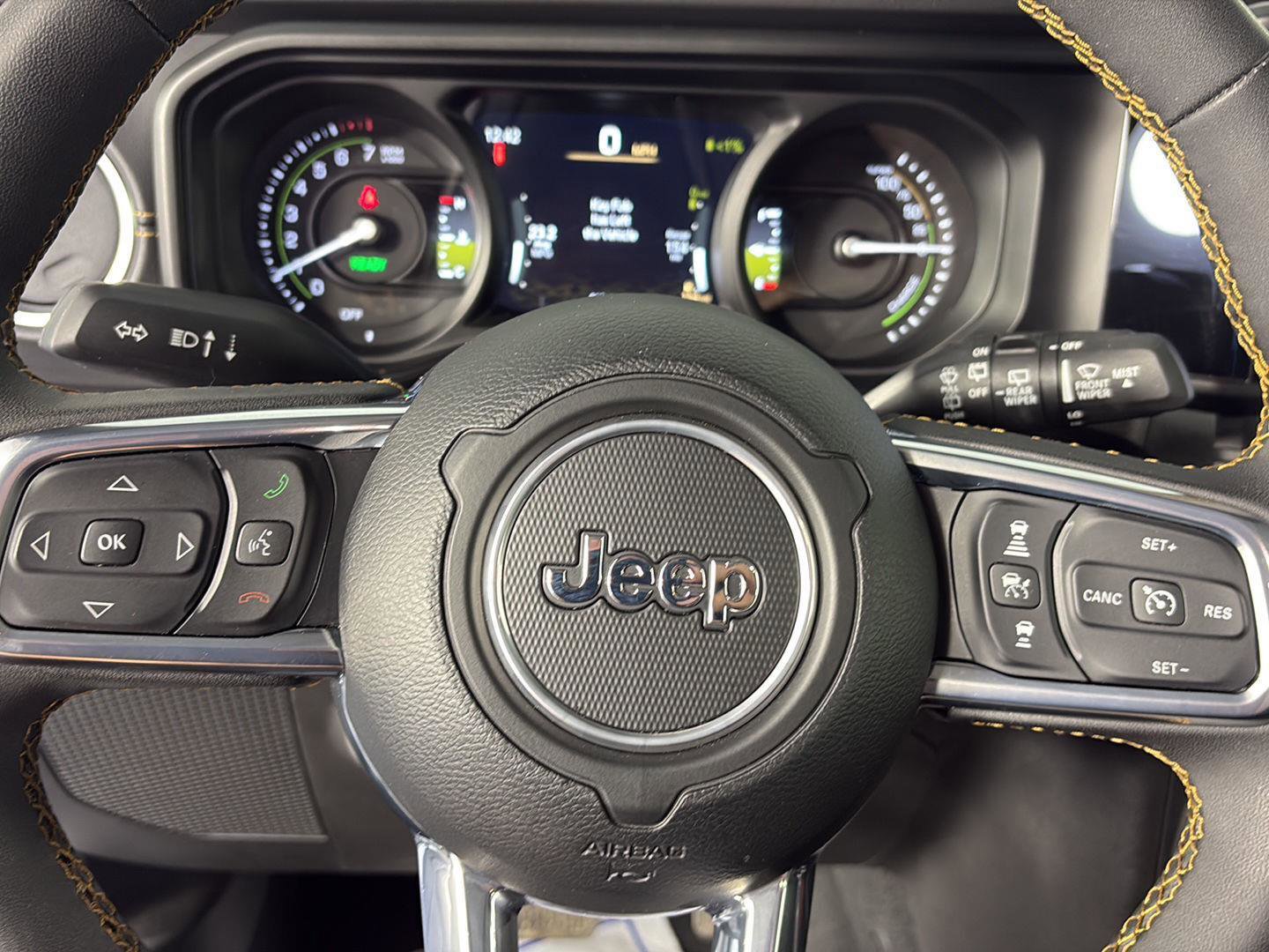 Used 2024 Jeep Wrangler Sahara w/ Technology Group image 43