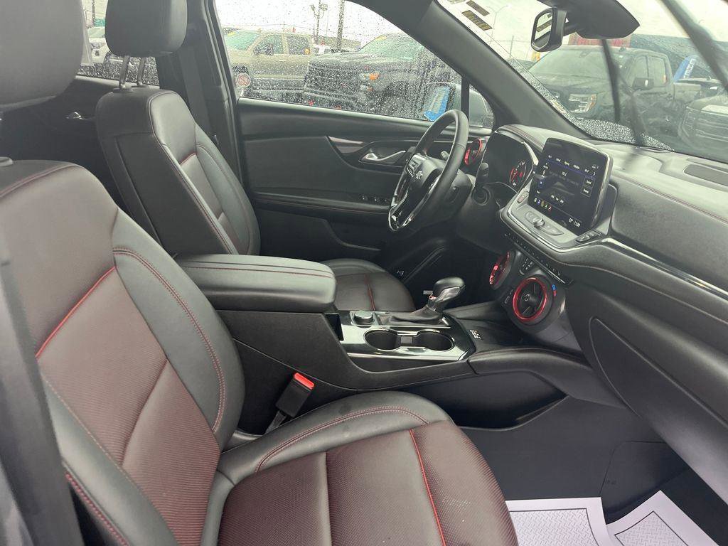 Used 2025 Chevrolet Blazer RS FWD image 31