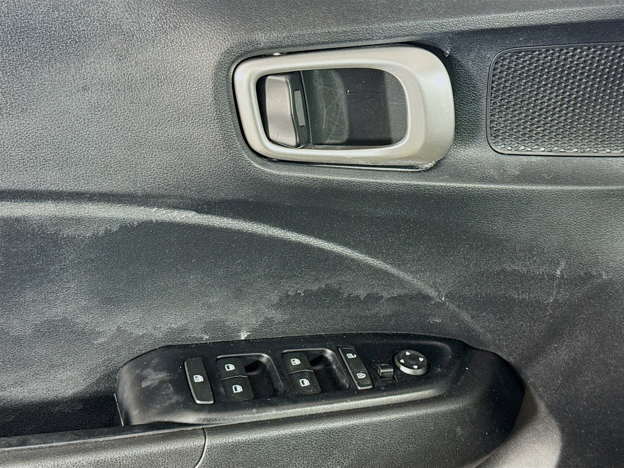 Used 2022 Hyundai Venue SE image 22