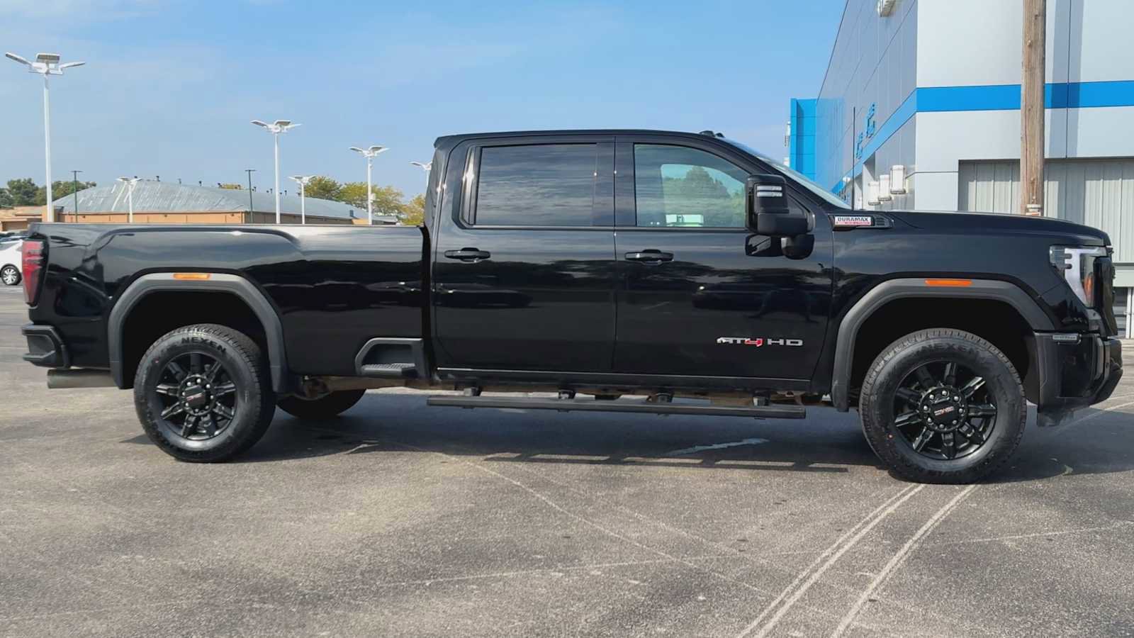 Certified 2024 GMC Sierra 2500 AT4 w/ AT4 Preferred Package image 3