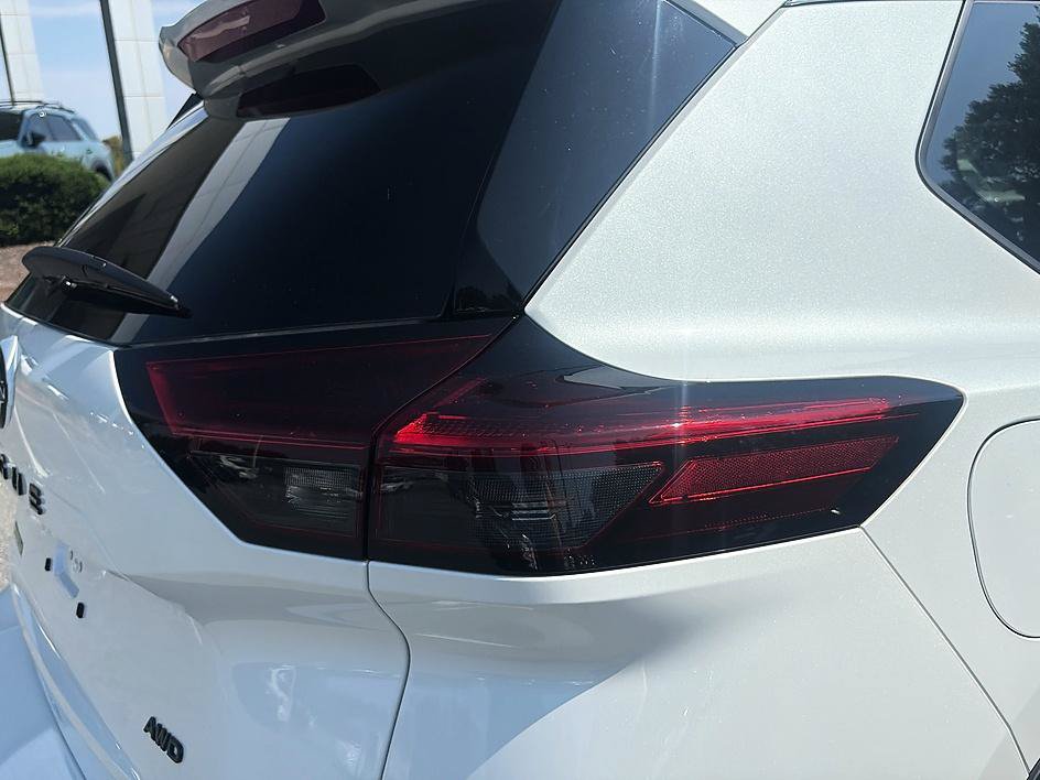 Certified 2026 Nissan Rogue Dark Armor AWD/4WD image 15