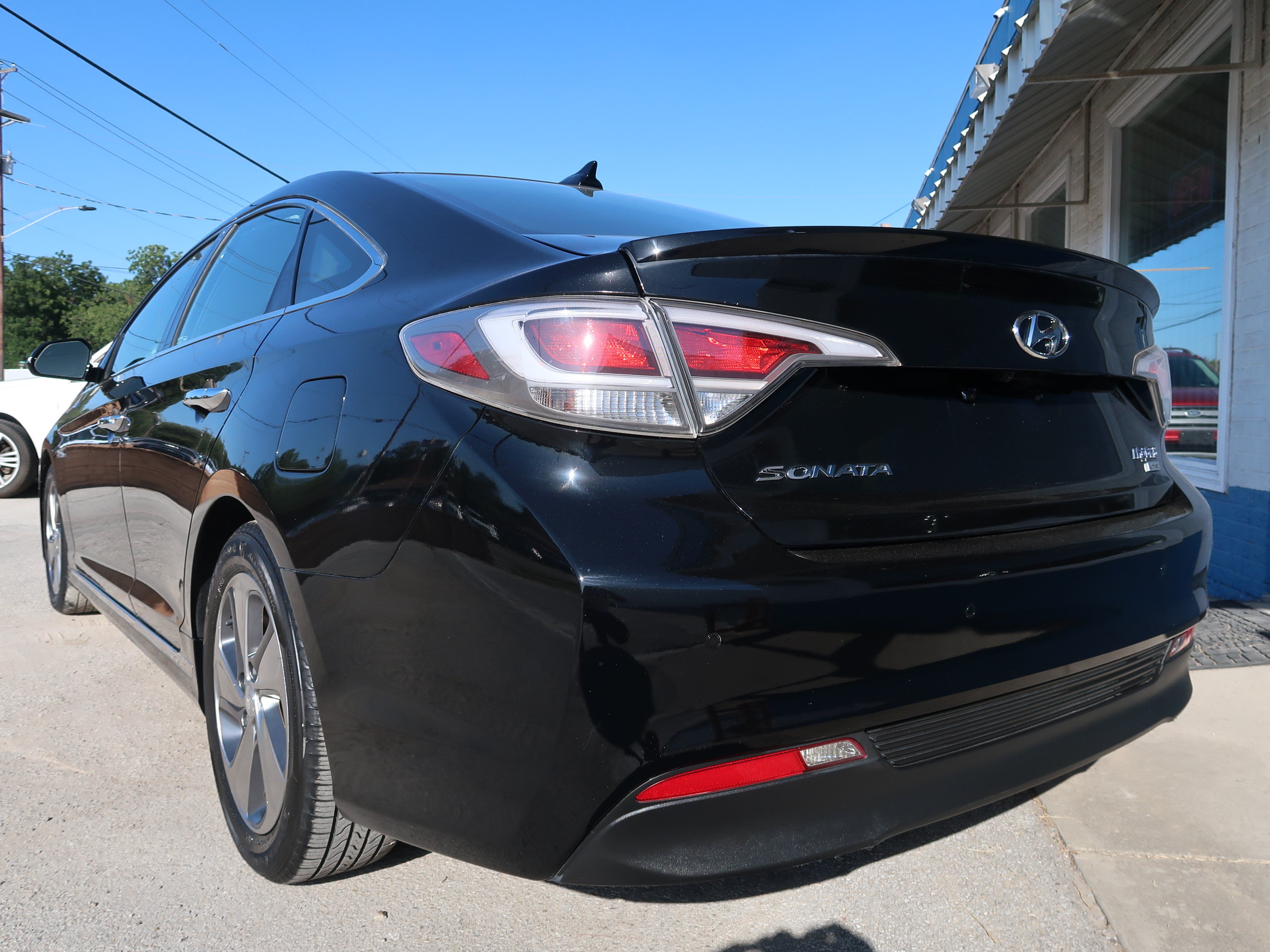 Used 2016 Hyundai Sonata Limited w/ Option Group 02 FWD image 7