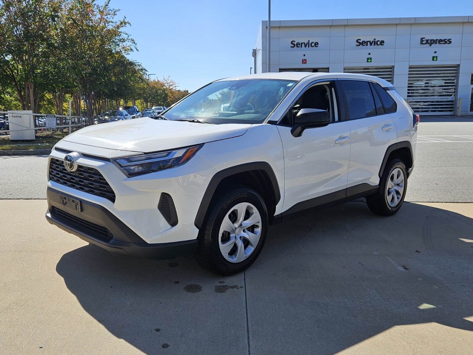 Used 2025 Toyota RAV4 LE AWD/4WD image 1