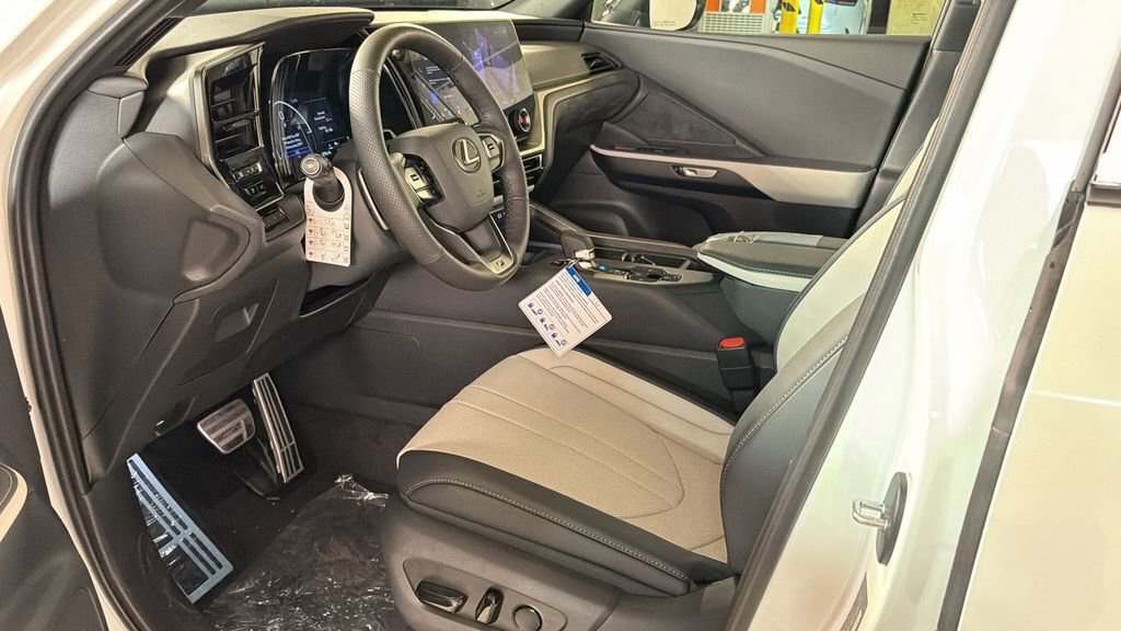 New 2026 Lexus TX 500h AWD image 15