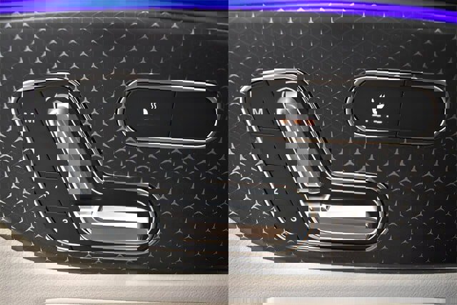 New 2025 Mercedes-Benz GLB 250 4MATIC image 24