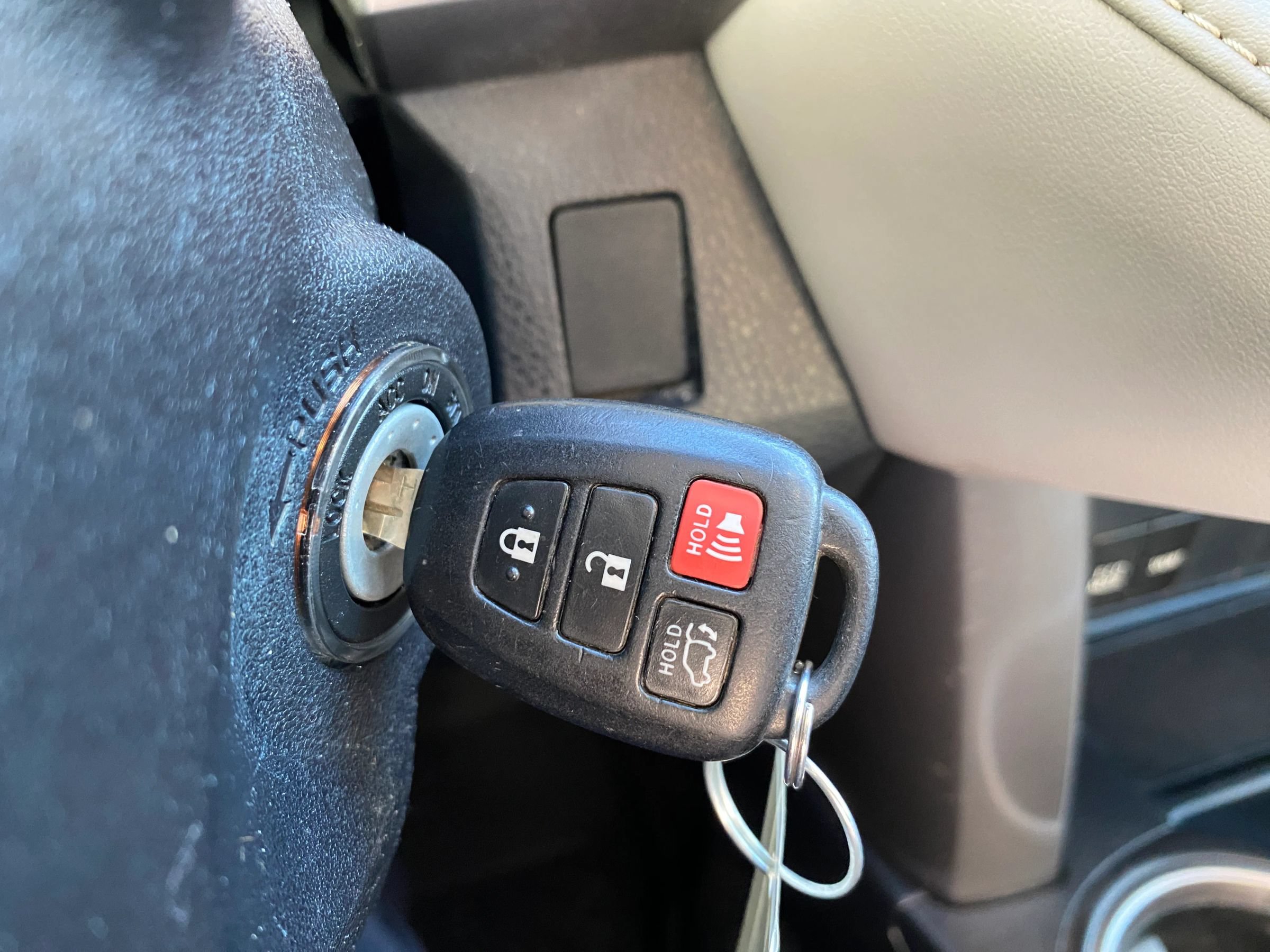 Used 2017 Toyota RAV4 XLE AWD/4WD image 23