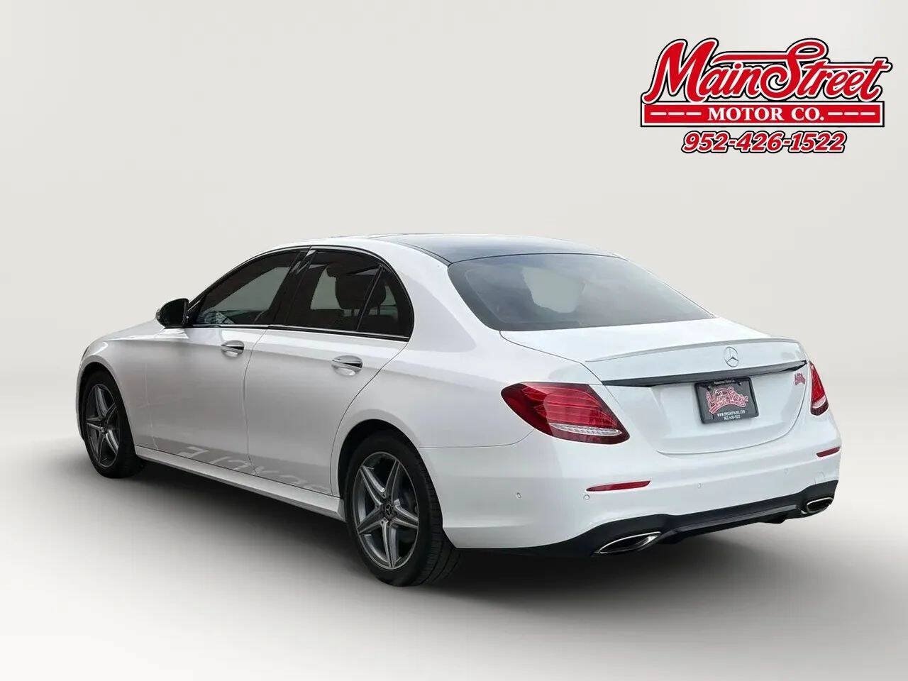 Used 2017 Mercedes-Benz E 300 4MATIC image 4