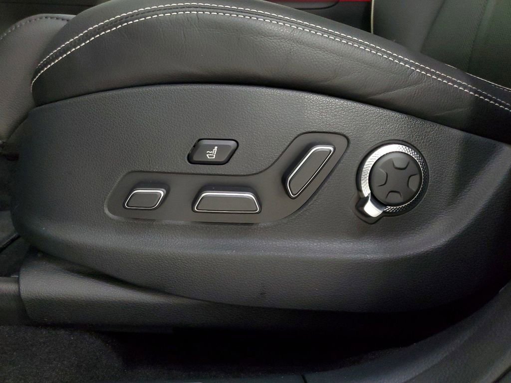 Used 2024 Genesis Electrified GV70 Advanced image 32