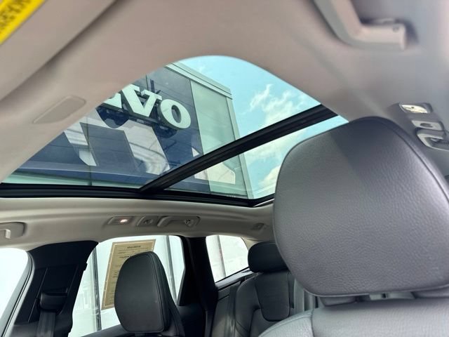 Certified 2022 Volvo XC60 B5 Momentum w/ Advanced Package AWD/4WD image 28