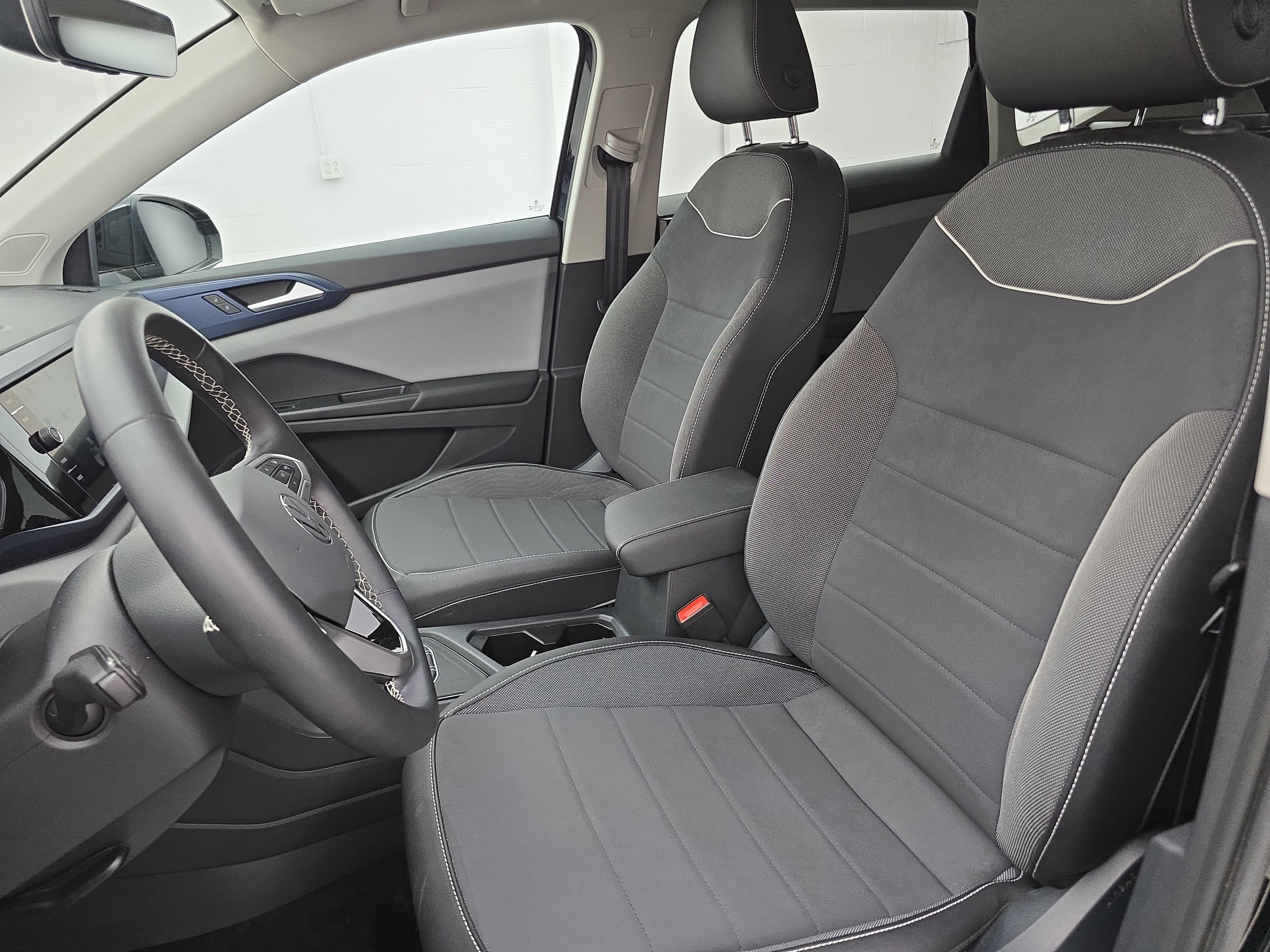 Certified 2023 Volkswagen Taos SE FWD image 14