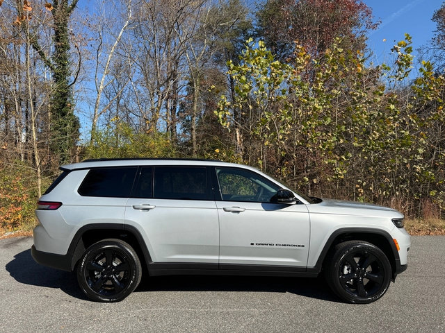 New 2025 Jeep Grand Cherokee L Altitude AWD/4WD image 6